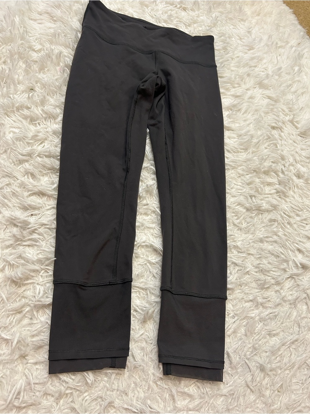 Lululemon Women's 4 Find Your Flow Mesh Ruched Cuffs Yoga crop leggings READ